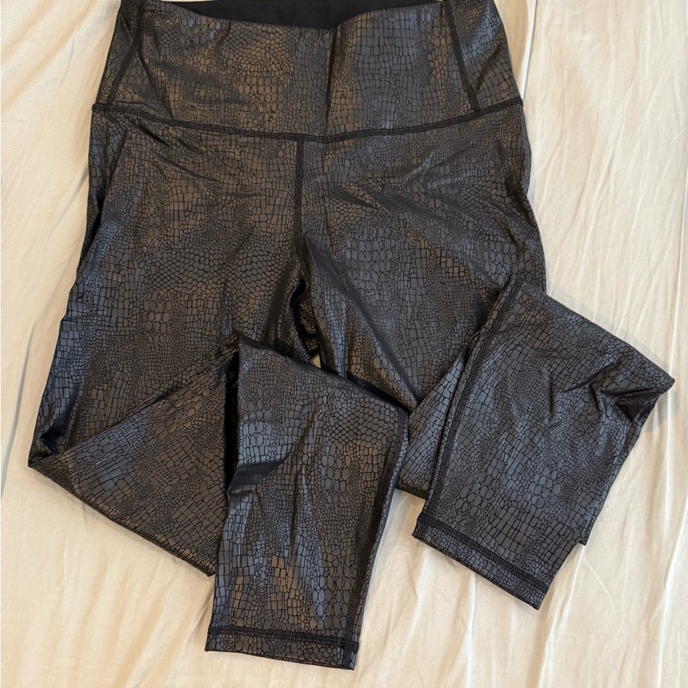 CRZ YOGA Black Faux Snake Skin Crocodile Print Leggings Size M